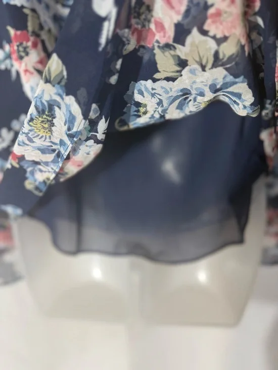 White House Black Market Navy Floral Tie-Front Blouse Size 4 - Picture 7 of 11